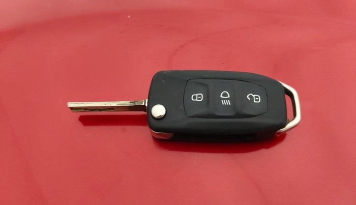 2018 Tata NEXON XM PETROL, Petrol, Manual, 62,551 km, Key Close Up