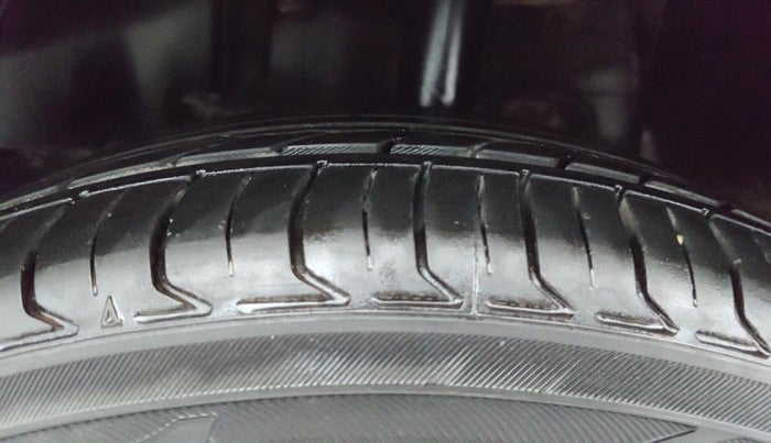 2018 Tata NEXON XM PETROL, Petrol, Manual, 62,551 km, Left Front Tyre Tread