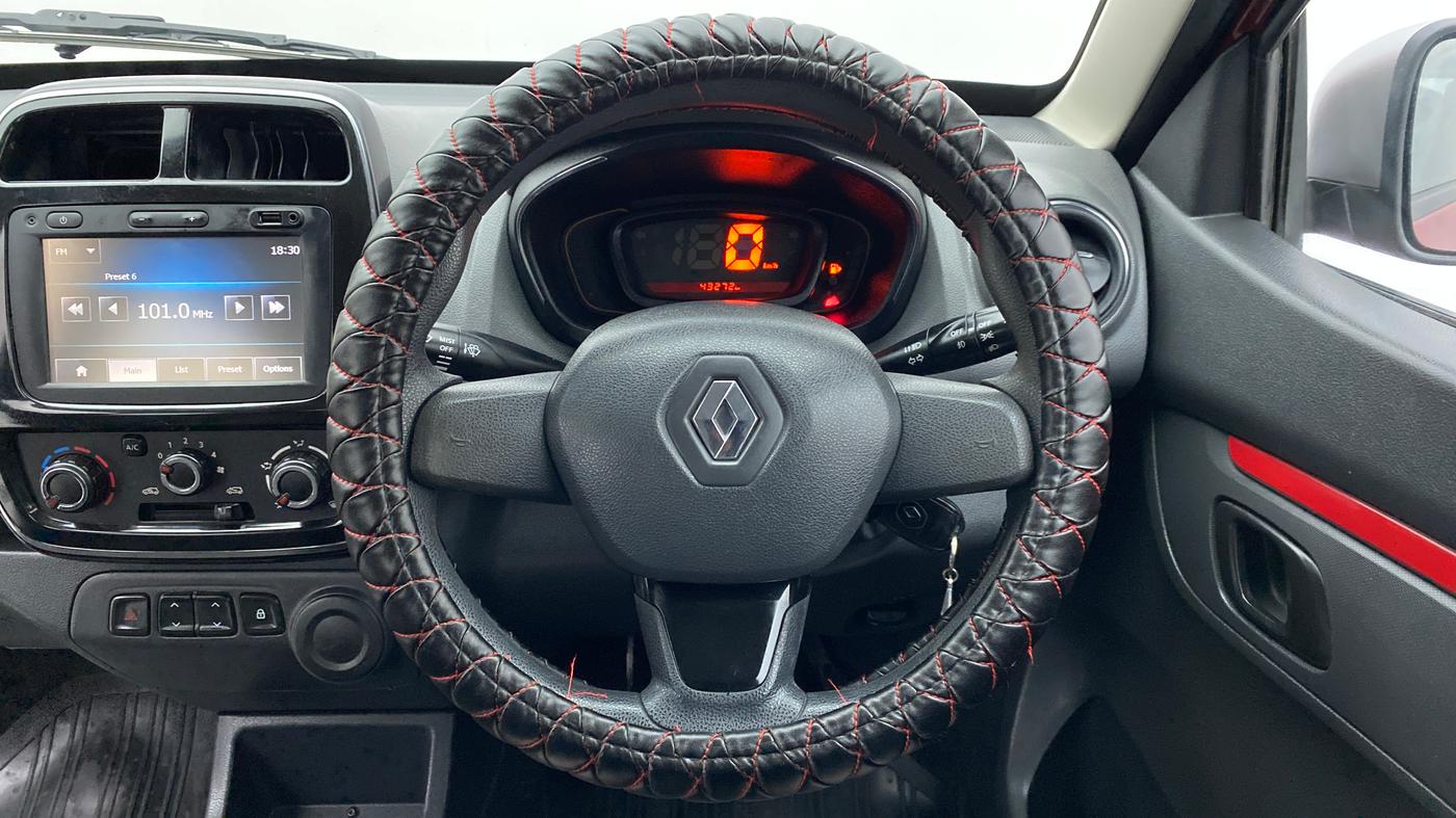 2016 Renault Kwid 1.0 RXT, Petrol, Manual, 43,335 km, Steering Wheel Close Up