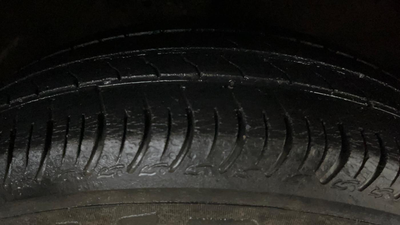 2020 Maruti S PRESSO VXI, Petrol, Manual, 76,905 km, Right Front Tyre Tread