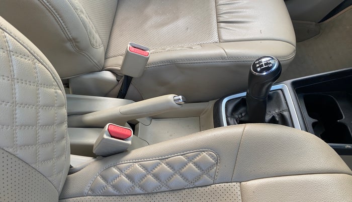 2020 Maruti Dzire ZXI Plus, Petrol, Manual, 70,536 km, Gear Lever