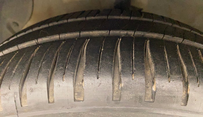 2015 Hyundai Grand i10 ASTA AT 1.2 KAPPA VTVT, Petrol, Automatic, 49,190 km, Left Front Tyre Tread