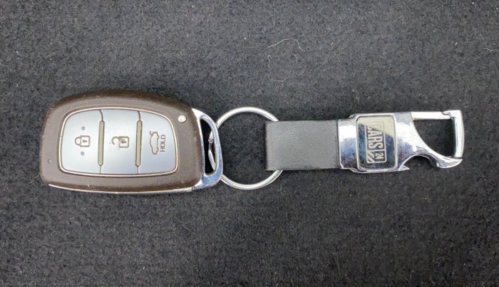 2015 Hyundai Grand i10 ASTA AT 1.2 KAPPA VTVT, Petrol, Automatic, 49,190 km, Key Close Up