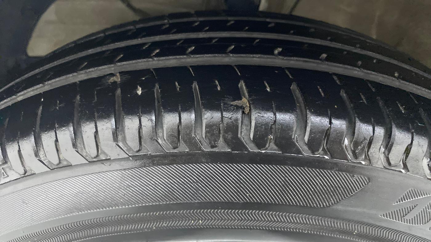 2017 Maruti Dzire VDI, Diesel, Manual, 51,281 km, Left Front Tyre Tread