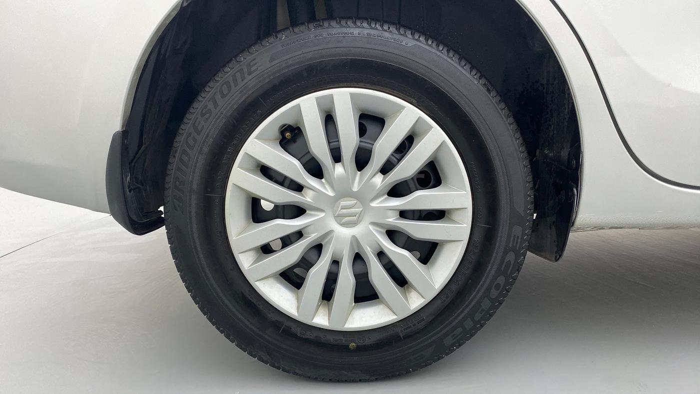 2017 Maruti Dzire VDI, Diesel, Manual, 51,281 km, Right Rear Wheel