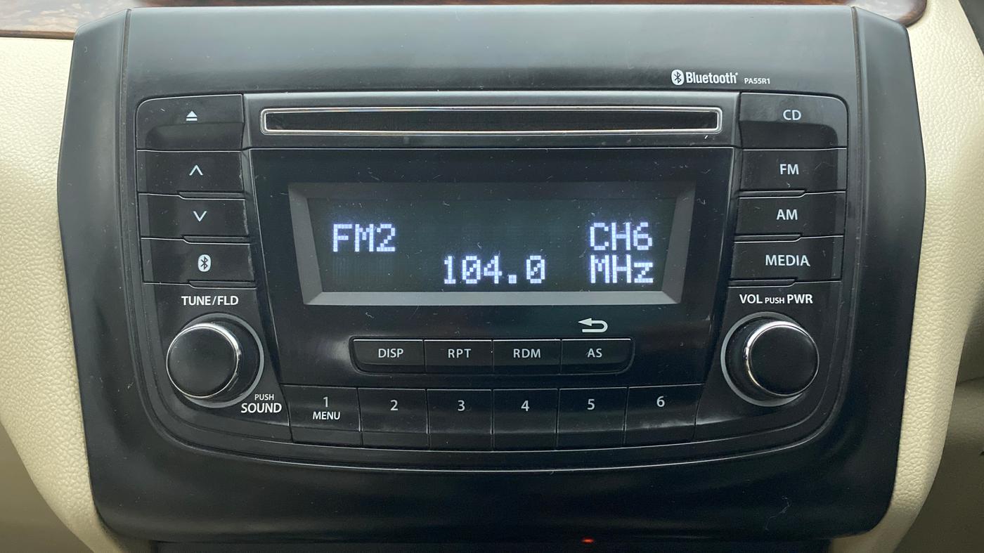 2017 Maruti Dzire VDI, Diesel, Manual, 51,281 km, Infotainment System
