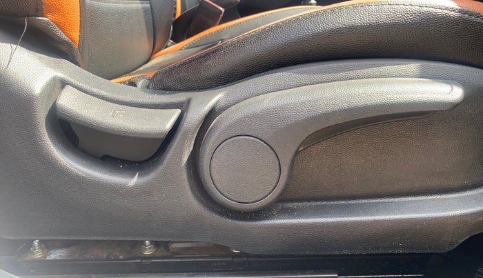 2019 Hyundai i20 Active 1.2 S, Petrol, Manual, 29,032 km, Driver Side Adjustment Panel