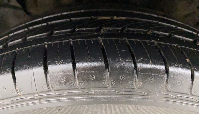 2021 KIA SELTOS HTX 1.5 PETROL MT, Petrol, Manual, 22,810 km, Left Front Tyre Tread