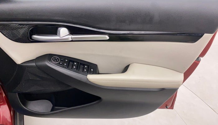 2021 KIA SELTOS HTX 1.5 PETROL MT, Petrol, Manual, 22,810 km, Driver Side Door Panels Control