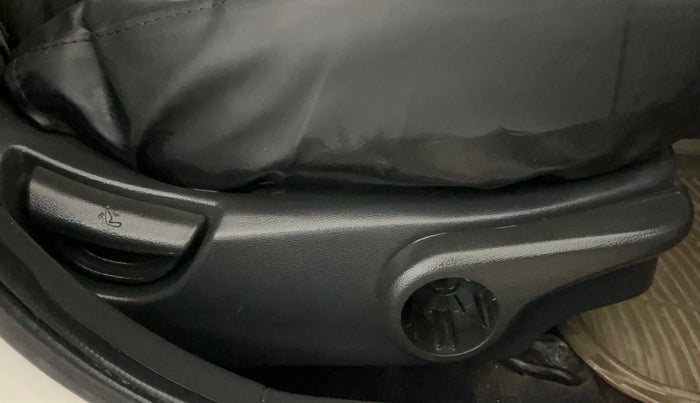 2016 Hyundai Grand i10 ASTA (O) 1.2 KAPPA VTVT, Petrol, Manual, 57,022 km, Driver Side Adjustment Panel