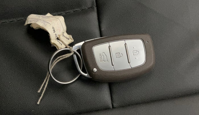 2016 Hyundai Grand i10 ASTA (O) 1.2 KAPPA VTVT, Petrol, Manual, 57,022 km, Key Close Up