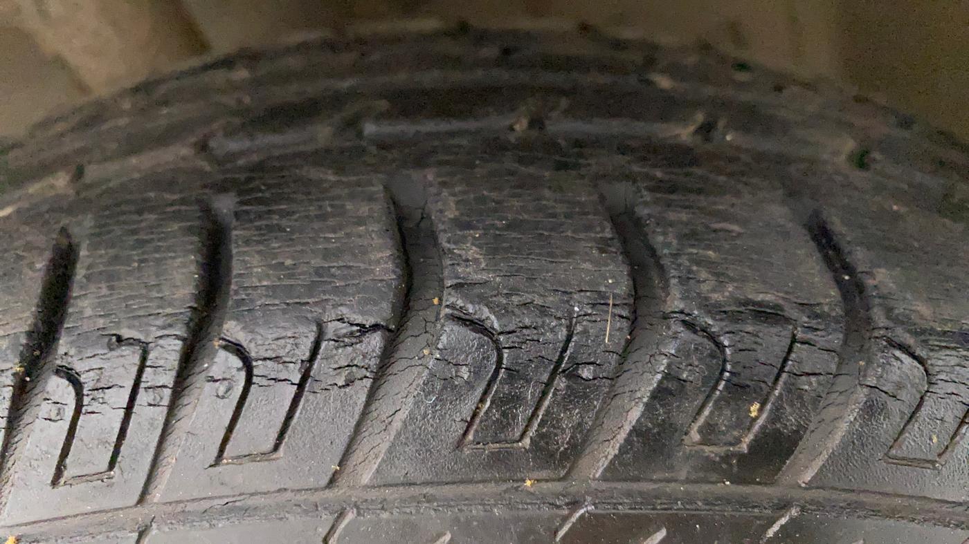 2017 Datsun Go T, Petrol, Manual, 28,061 km, Right Front Tyre Tread