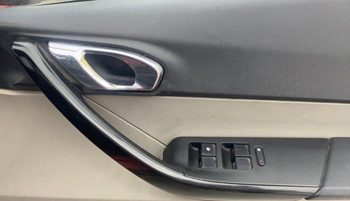 2018 Tata Tiago XZA PETROL, Petrol, Automatic, 80,444 km, Driver Side Door Panels Control