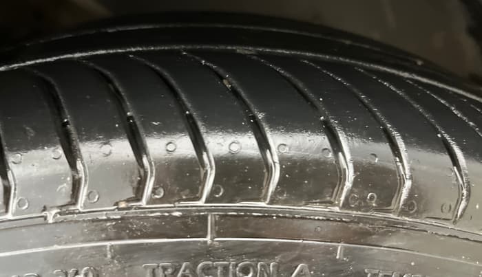 2018 Maruti IGNIS ALPHA 1.2 AMT, Petrol, Automatic, 47,306 km, Right Front Tyre Tread