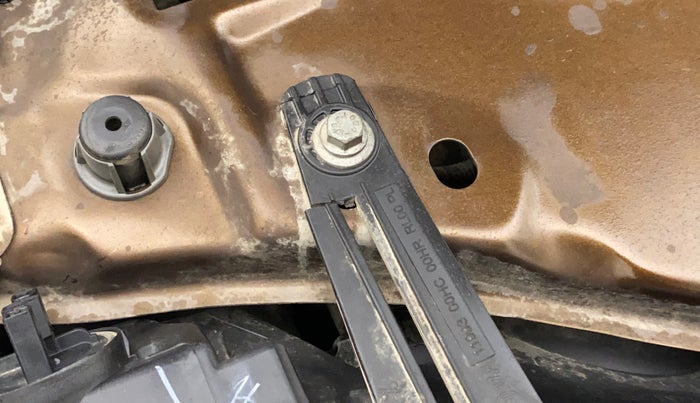 2017 Renault Duster RXL PETROL, Petrol, Manual, 38,607 km, Right headlight - Clamp has minor damage