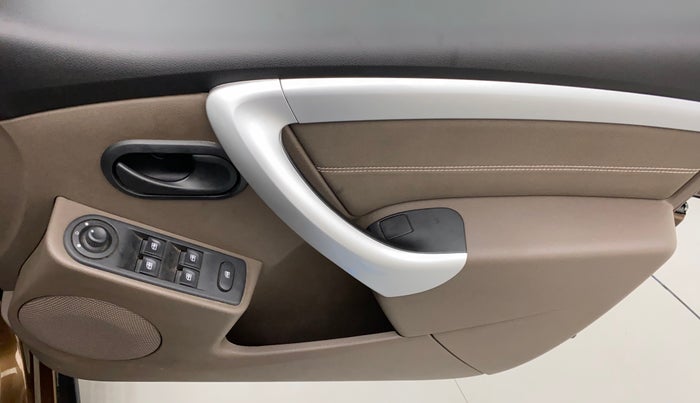 2017 Renault Duster RXL PETROL, Petrol, Manual, 38,607 km, Driver Side Door Panels Control