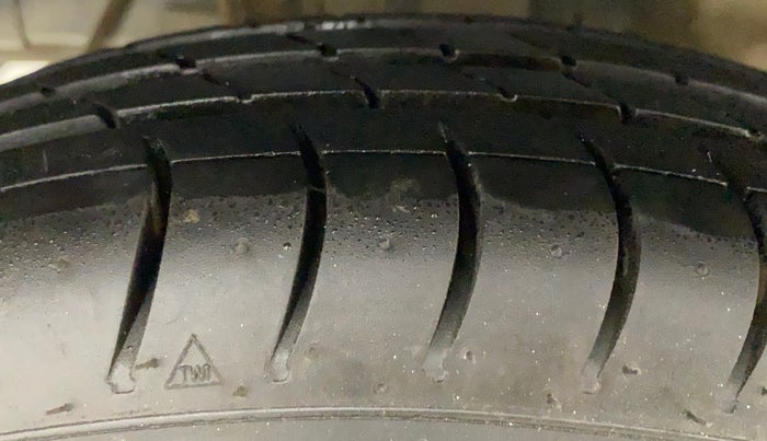 2014 Hyundai Eon D-LITE+, Petrol, Manual, 35,595 km, Right Front Tyre Tread