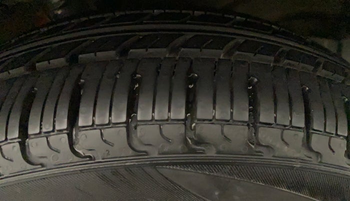 2012 Maruti Wagon R 1.0 VXI, Petrol, Manual, 84,468 km, Left Front Tyre Tread