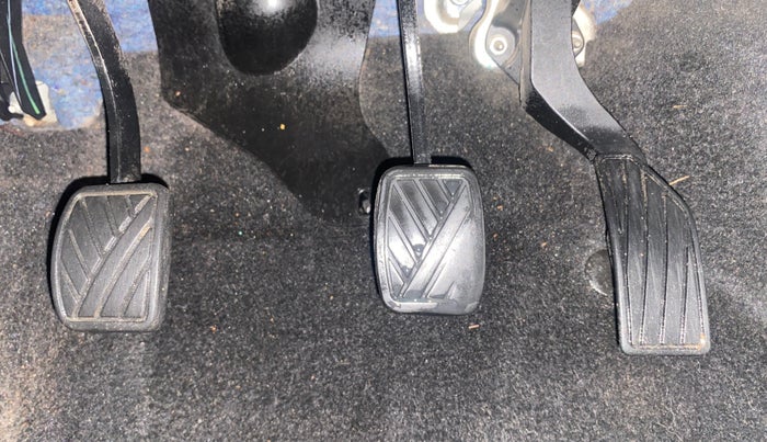 2012 Maruti Swift VDI, Diesel, Manual, 1,05,315 km, Pedals