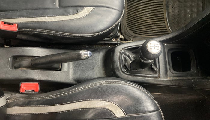 2012 Maruti Swift VDI, Diesel, Manual, 1,05,315 km, Gear Lever