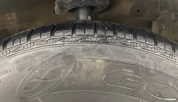 2012 Maruti Swift VDI, Diesel, Manual, 1,05,315 km, Right Front Tyre Tread