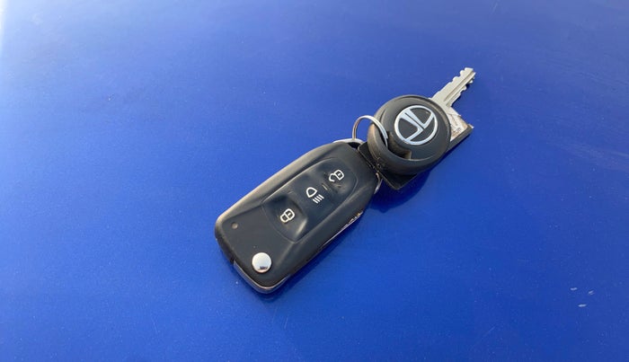 2016 Tata Zest XMS PETROL, Petrol, Manual, 53,231 km, Key Close Up