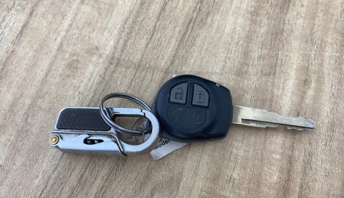 2019 Maruti Dzire VXI AMT, Petrol, Automatic, 1,00,366 km, Key Close Up