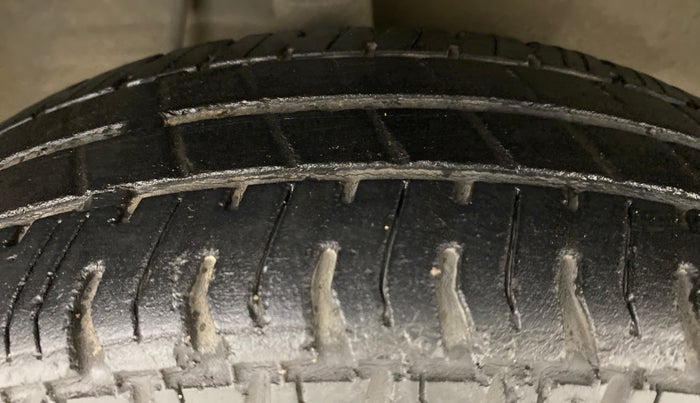 2014 Maruti Alto 800 LXI, Petrol, Manual, 55,799 km, Right Front Tyre Tread