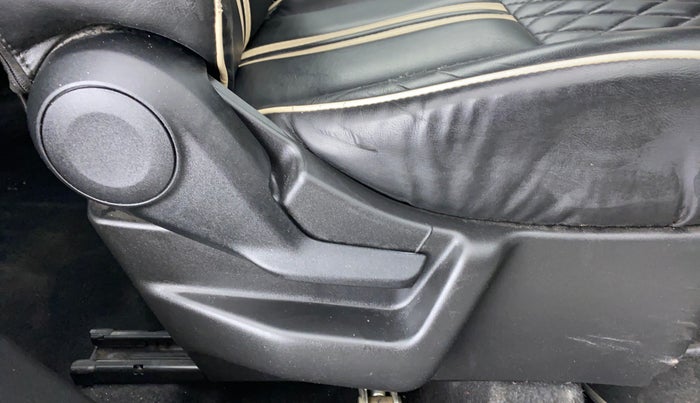 2020 Maruti New Wagon-R LXI CNG 1.0 L, CNG, Manual, 37,566 km, Driver Side Adjustment Panel