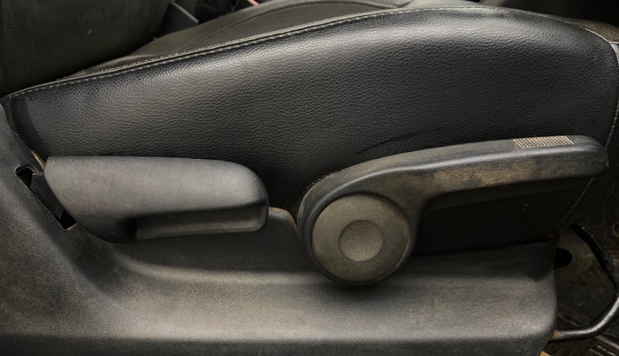 2016 Maruti Ciaz ZDI+ SHVS RS, Diesel, Manual, 95,428 km, Driver Side Adjustment Panel