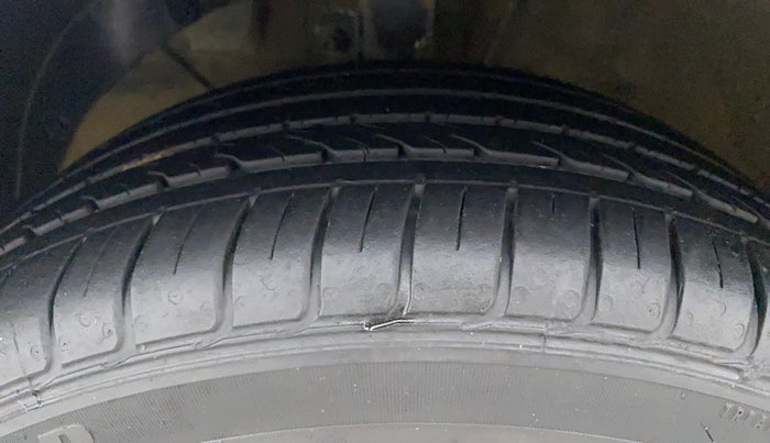 2017 Maruti Baleno ZETA PETROL 1.2, Petrol, Manual, 70,118 km, Left Front Tyre Tread