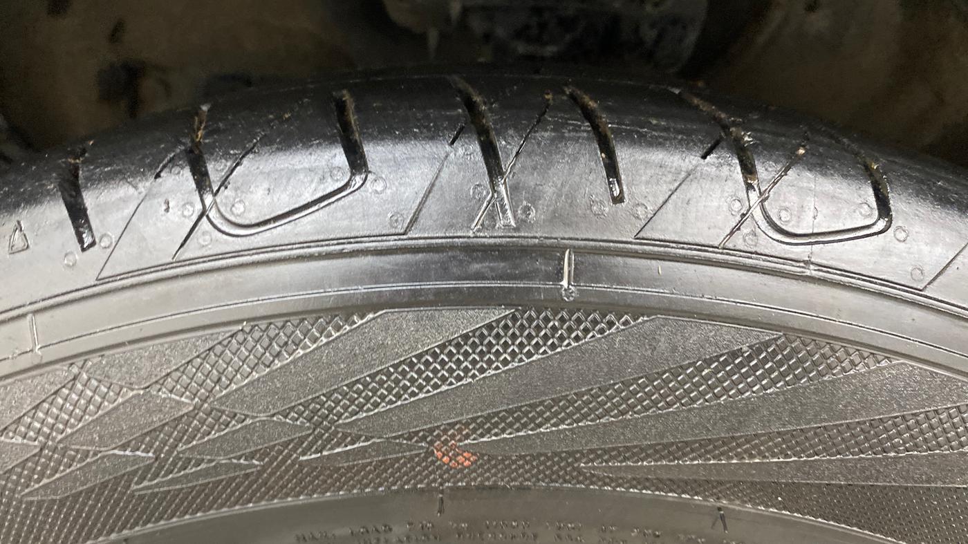 2019 KIA SELTOS HTX 1.5 PETROL, Petrol, Manual, 92,090 km, Left Front Tyre Tread