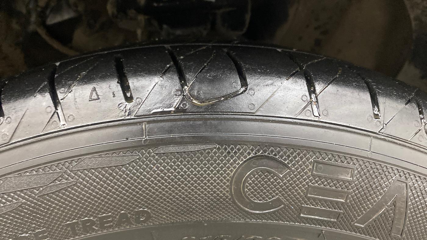 2019 KIA SELTOS HTX 1.5 PETROL, Petrol, Manual, 92,090 km, Right Front Tyre Tread