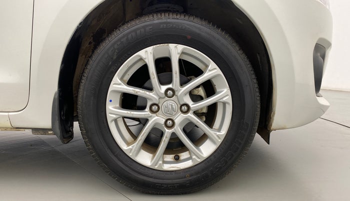 2018 Maruti Swift ZXI (AMT), Petrol, Automatic, 46,797 km, Right Front Wheel