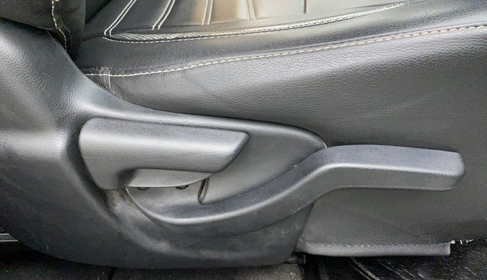 2017 Honda BR-V 1.5 i-VTEC V, Petrol, Manual, 19,487 km, Driver Side Adjustment Panel