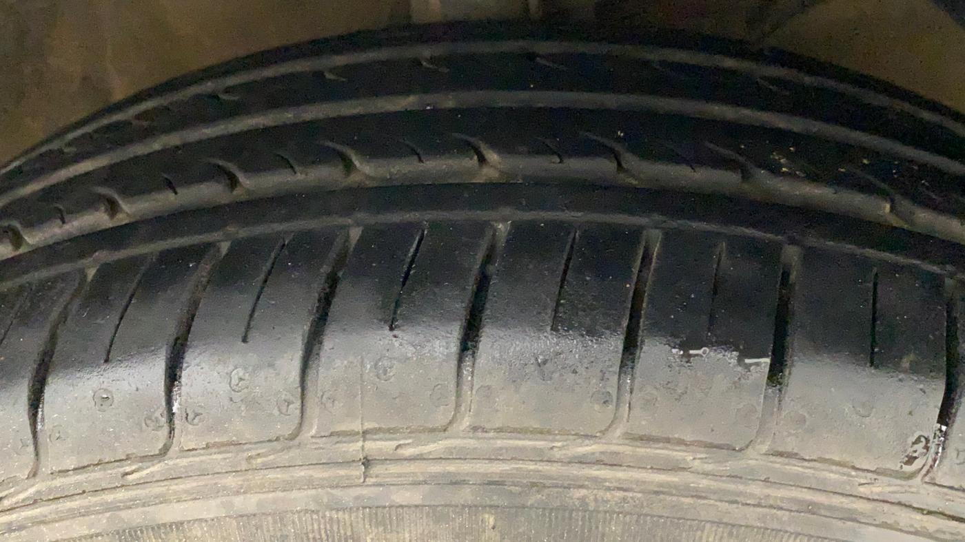 2019 Maruti Baleno DELTA PETROL 1.2, Petrol, Manual, 62,932 km, Right Front Tyre Tread