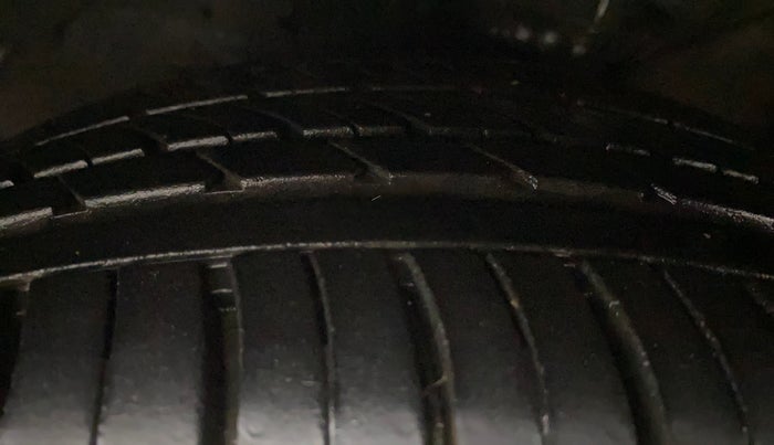 2014 Hyundai Verna FLUIDIC 1.6 CRDI SX AT, Diesel, Automatic, 81,531 km, Left Front Tyre Tread