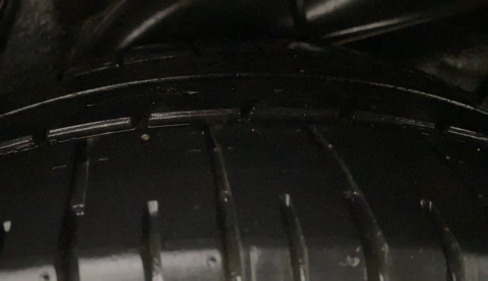 2014 Hyundai Verna FLUIDIC 1.6 CRDI SX AT, Diesel, Automatic, 81,531 km, Left Rear Tyre Tread