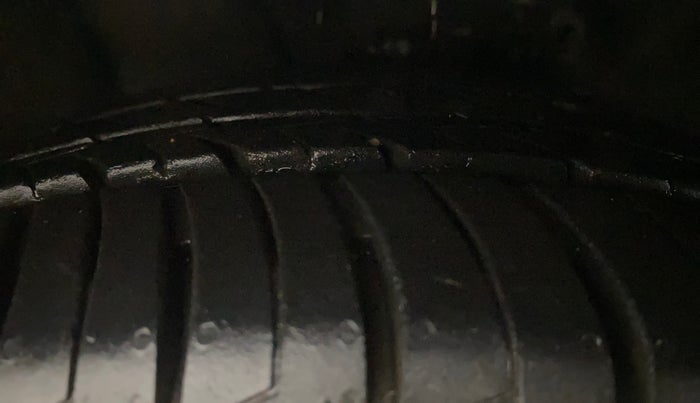 2014 Hyundai Verna FLUIDIC 1.6 CRDI SX AT, Diesel, Automatic, 81,531 km, Right Front Tyre Tread