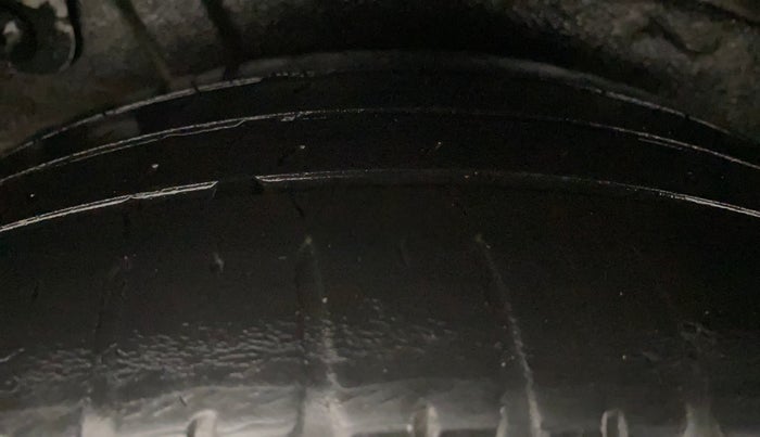 2014 Hyundai Verna FLUIDIC 1.6 CRDI SX AT, Diesel, Automatic, 81,531 km, Right Rear Tyre Tread