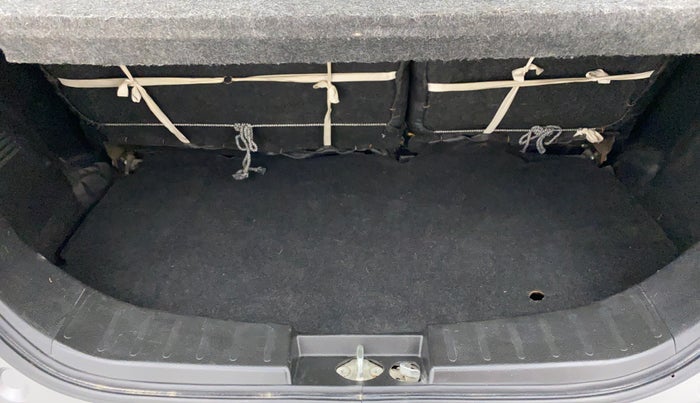 2015 Maruti Wagon R 1.0 LXI, Petrol, Manual, 58,991 km, Boot Inside