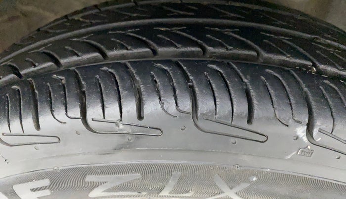 2015 Maruti Wagon R 1.0 LXI, Petrol, Manual, 58,991 km, Right Front Tyre Tread