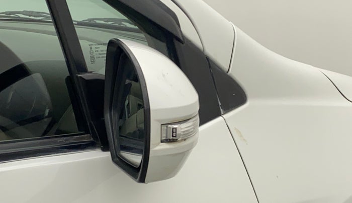2015 Maruti Ertiga ZDI, Diesel, Manual, 80,269 km, Right rear-view mirror - Slight misalignment