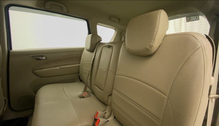 2015 Maruti Ertiga ZDI, Diesel, Manual, 80,269 km, Right Side Rear Door Cabin