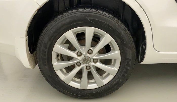 2015 Maruti Ertiga ZDI, Diesel, Manual, 80,269 km, Right Rear Wheel