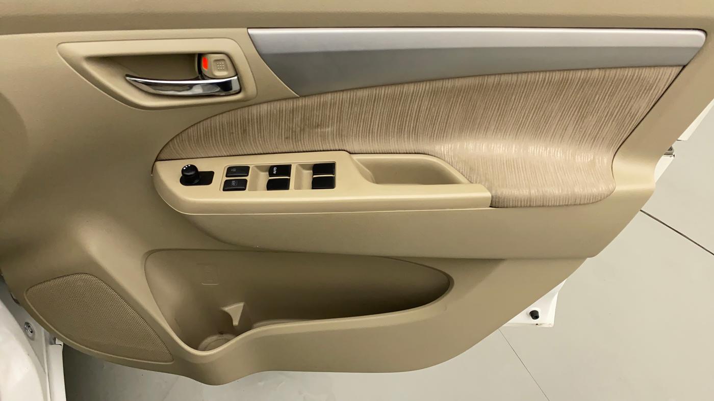 2015 Maruti Ertiga ZDI, Diesel, Manual, 80,269 km, Driver Side Door Panels Control