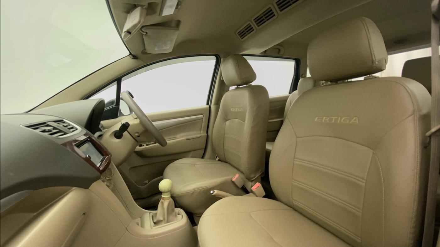 2015 Maruti Ertiga ZDI, Diesel, Manual, 80,269 km, Right Side Front Door Cabin