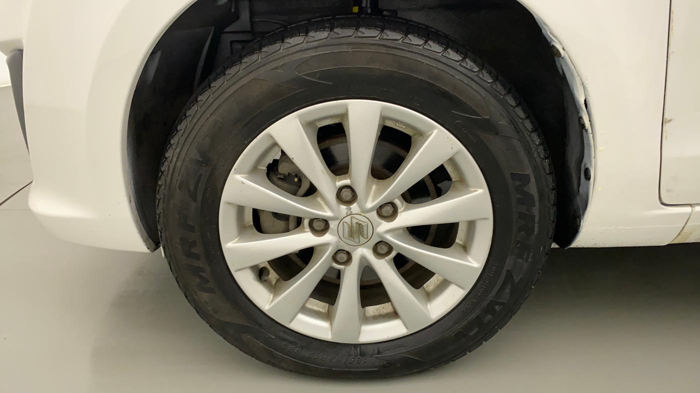 2015 Maruti Ertiga ZDI, Diesel, Manual, 80,269 km, Left Front Wheel