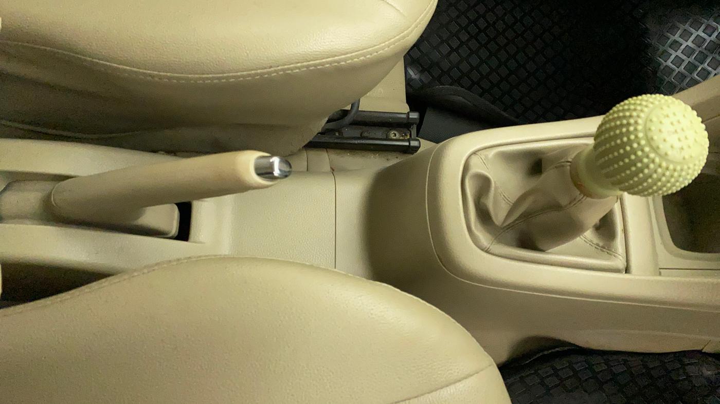 2015 Maruti Ertiga ZDI, Diesel, Manual, 80,269 km, Gear Lever