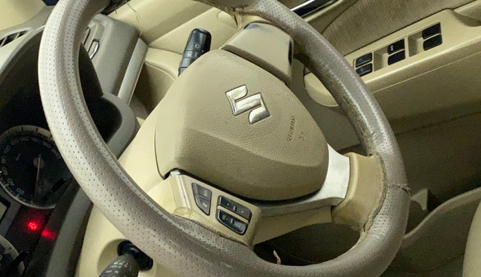 2015 Maruti Ertiga ZDI, Diesel, Manual, 80,269 km, Steering wheel - Sound system control not functional